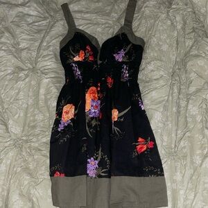 Beautiful floral size small Cato dress
